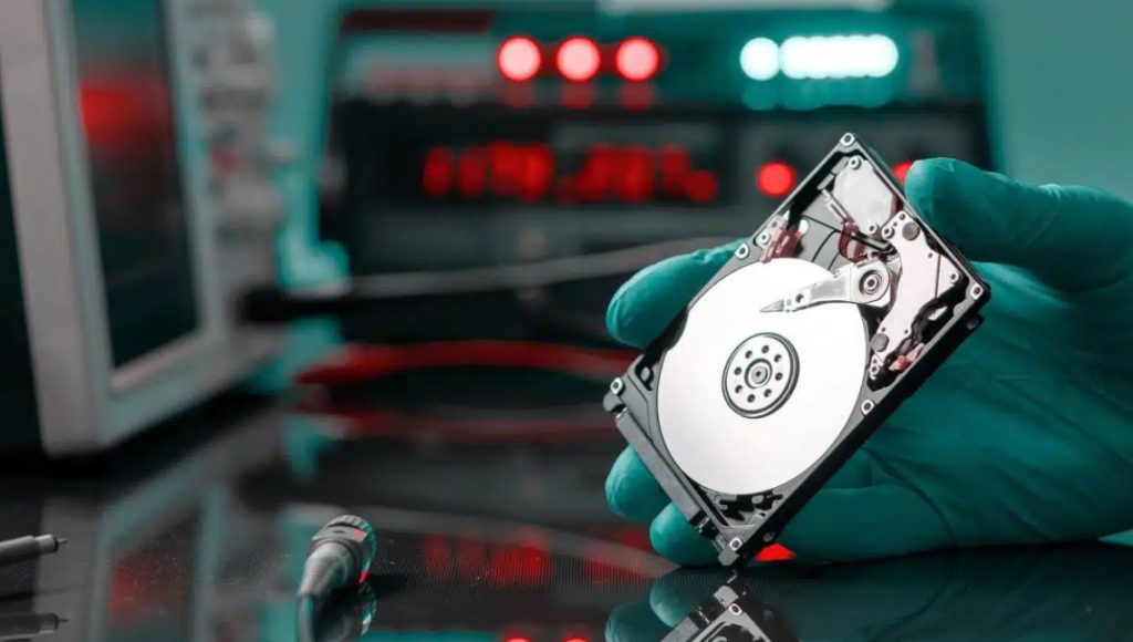 تصویر از مراحل تعویض هد هارد دیسک