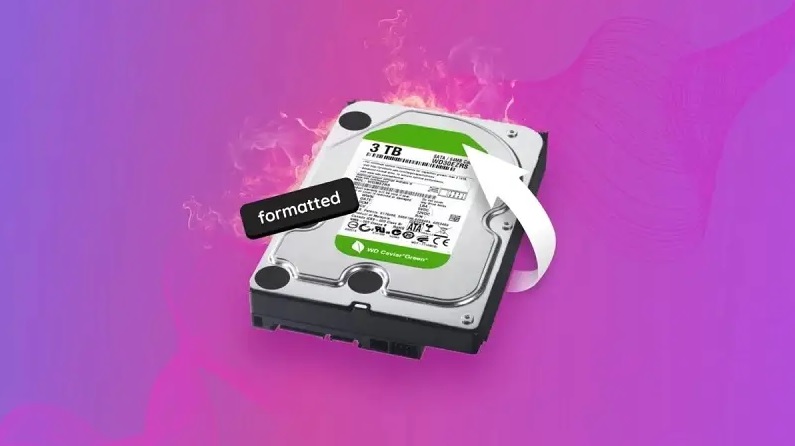 تصویر نمای نزدیک از یک هارد دیسک در حال کار