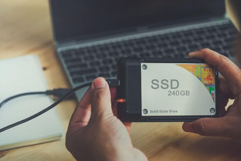 نمای نزدیک از یک SSD