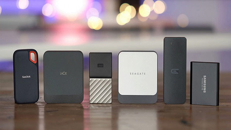 نمای نزدیک از یک هارد اکسترنال مدرن