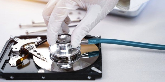 نمایی از فرآیند بازیابی اطلاعات از هارد معیوب