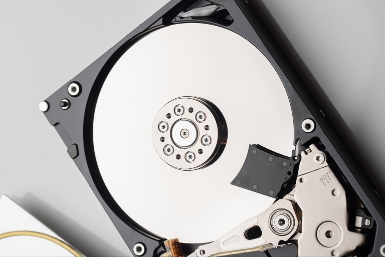 نمای نزدیک از هد هارد دیسک