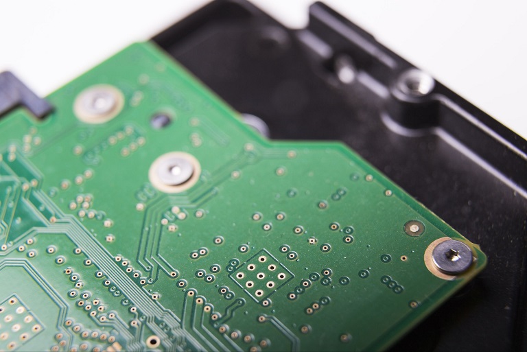 تصویر از هارد یک کامپیوتر گیمینگ با حافظه بالا